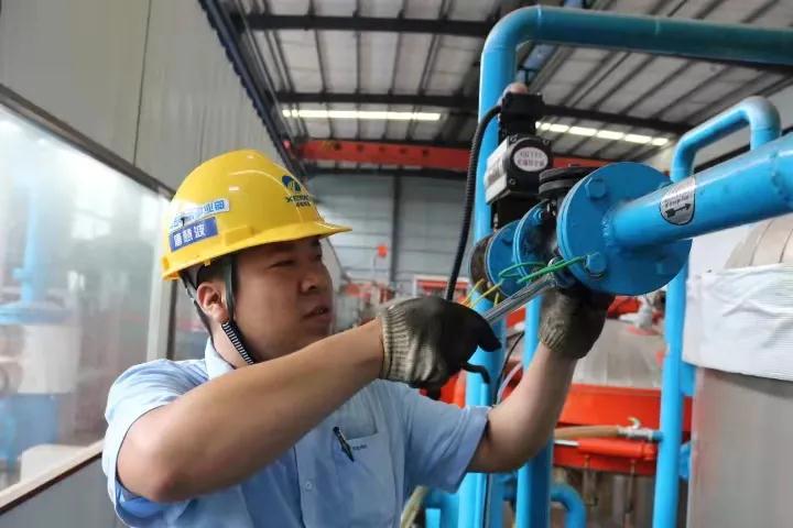 唐慧波 從“看”設備到“醫”設備的管理員.jpg